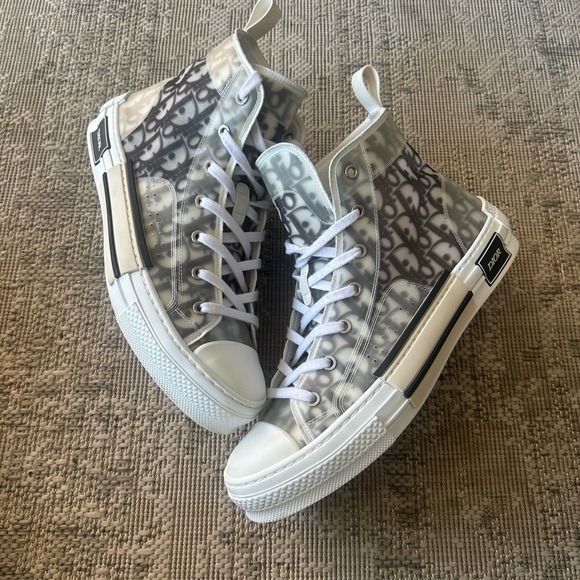Dior B23